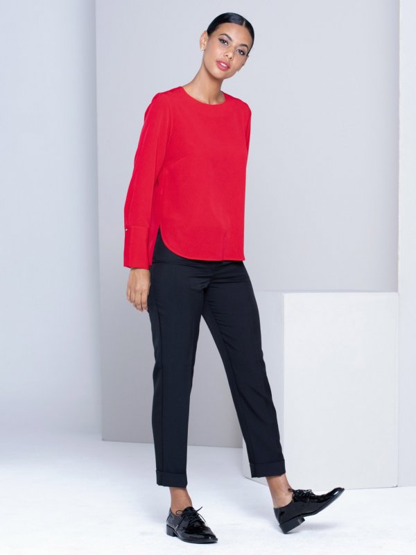 Blouses, Becky, Ribbon Red: Classically styled , long sleeve , boxy top with a curved hem and wide cuff.