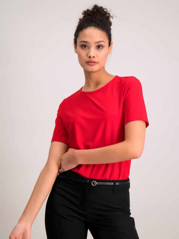 Basic Tee, Lydia, Red Silky Knit: Short sleeve basic crew neck t-shirt. 62cm Centre back length

