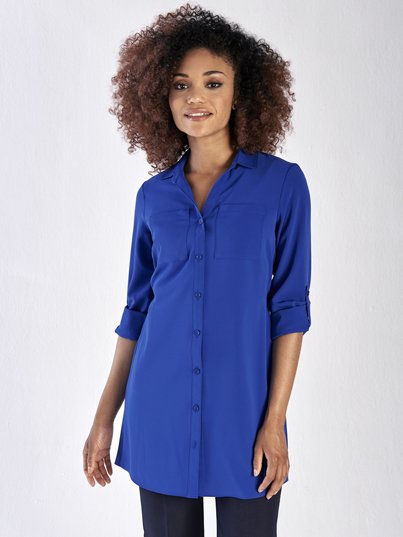 Blouses, Eve, Sapphire: Relaxed fit blouse with adjustable sleeves and two front pockets.
Approx. 88cm centre back length.